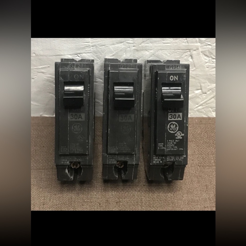 Lot of 3 1-Pole GE 30A 120/240V Circuit Breakers (THQL1130) Tested & Working